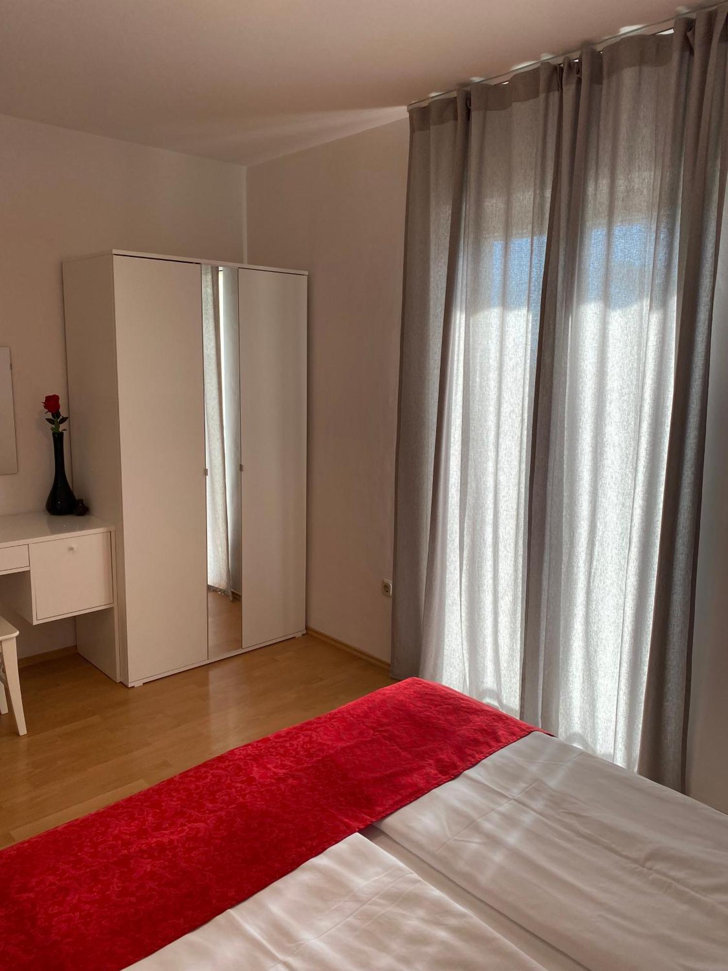Villa Jasmin Bol Exteriör bild