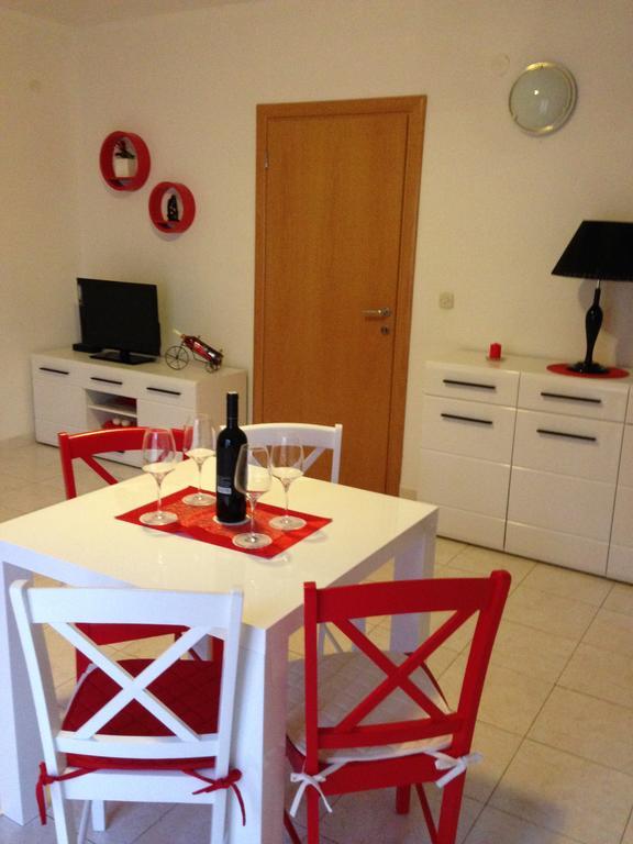 Villa Jasmin Bol Rum bild