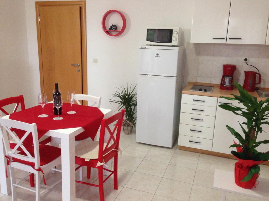 Villa Jasmin Bol Exteriör bild